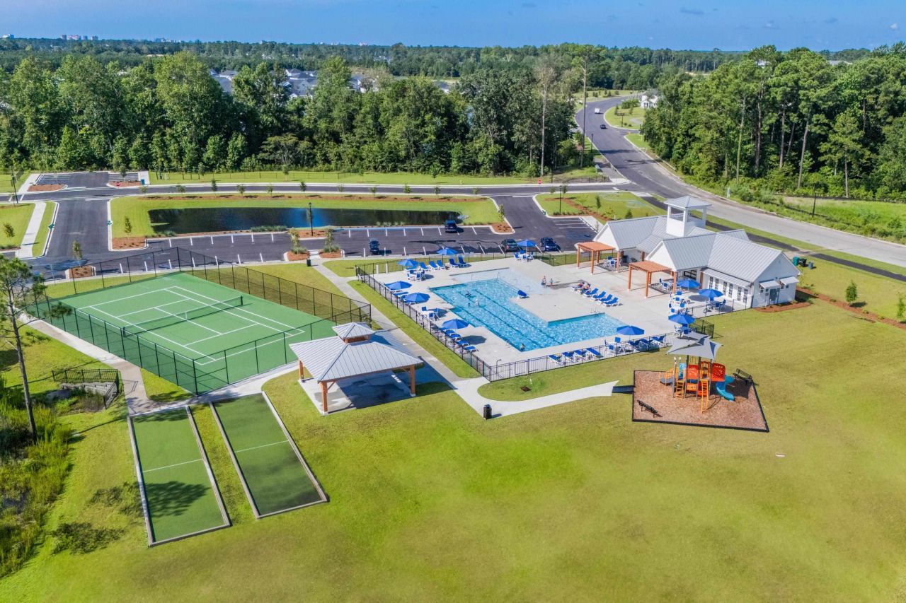 8223 Essence Dr. Photo 30