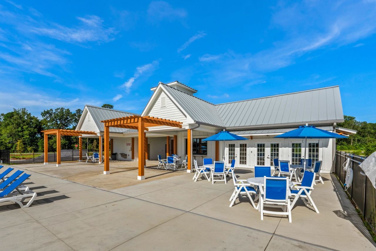 8223 Essence Dr. Photo 32