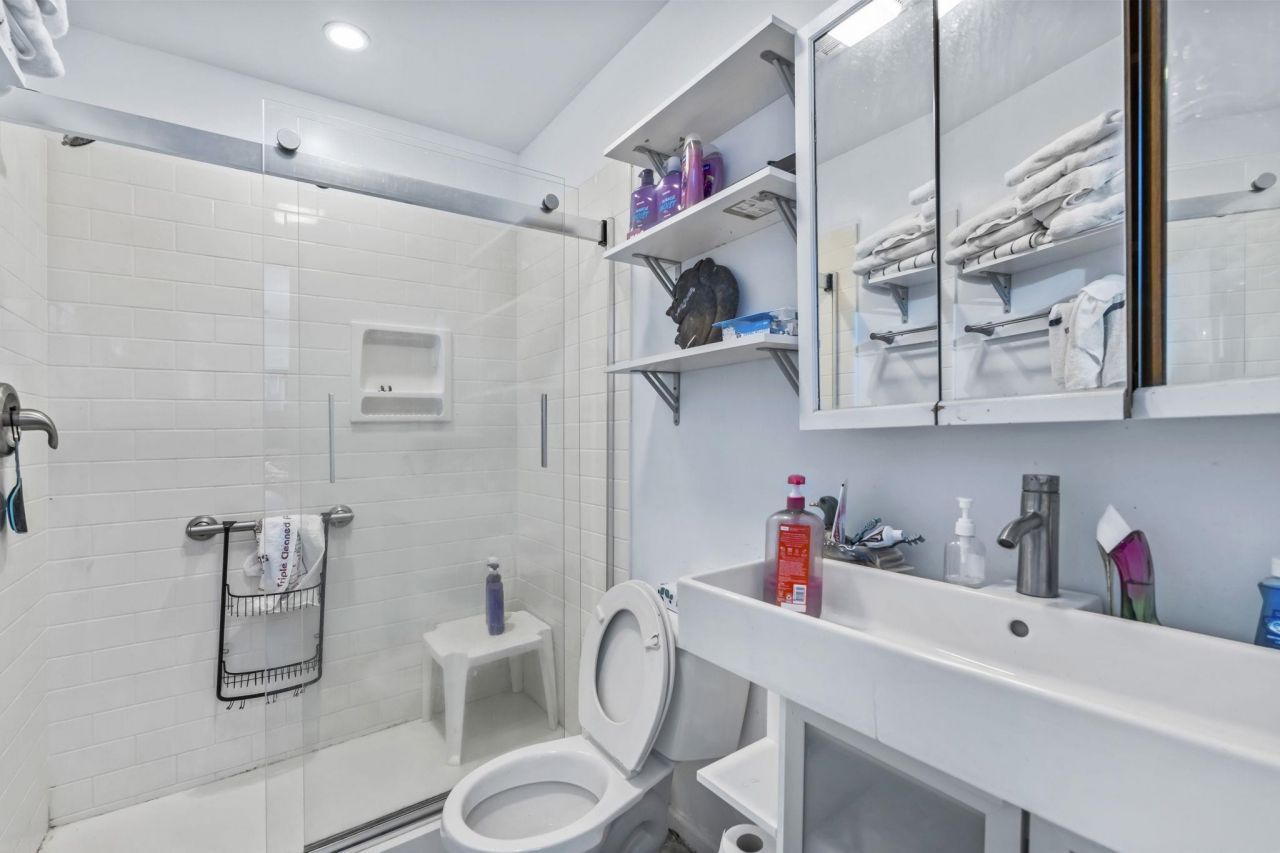 5567 Rosewood Dr.  Photo 14