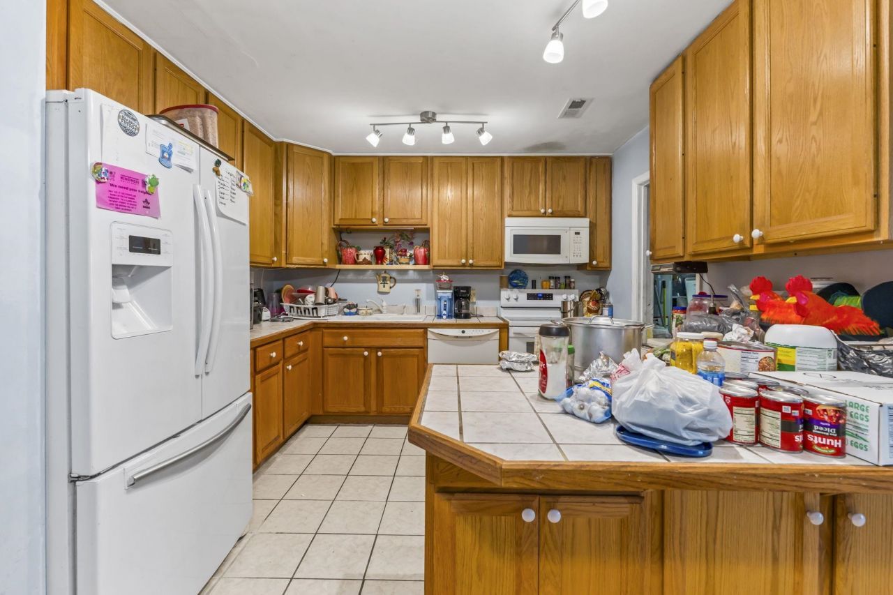 5567 Rosewood Dr.  Photo 5