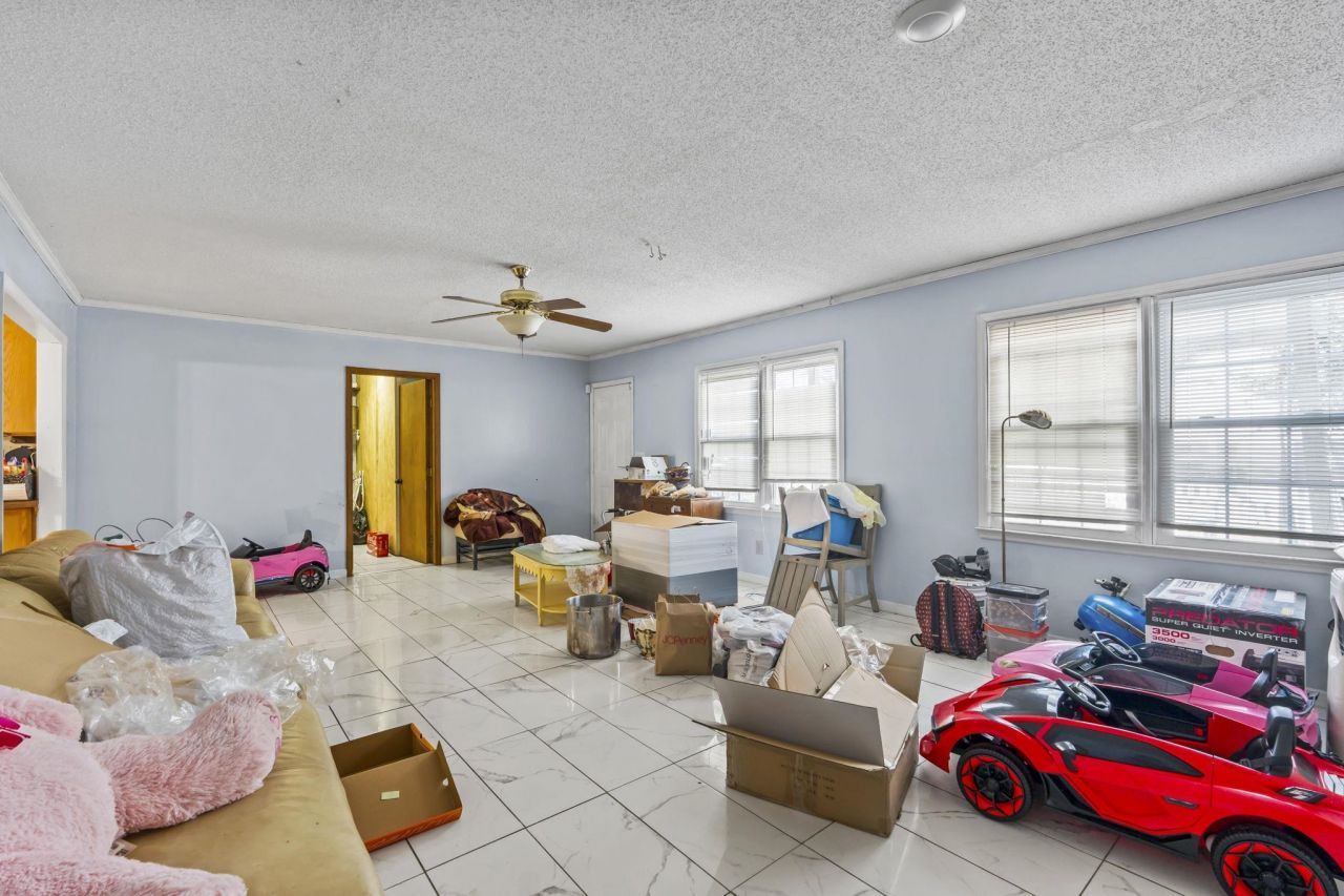 5567 Rosewood Dr.  Photo 8