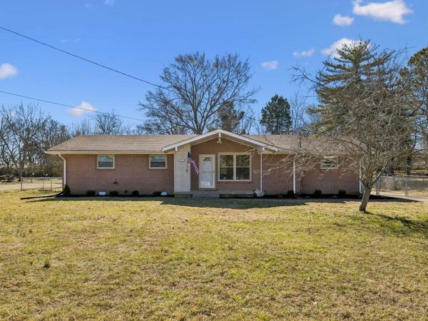 1614 Trinity Cir, Lebanon, TN 37087
