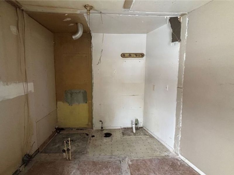 756 Brown Street, Akron, OH 44311 Photo 12