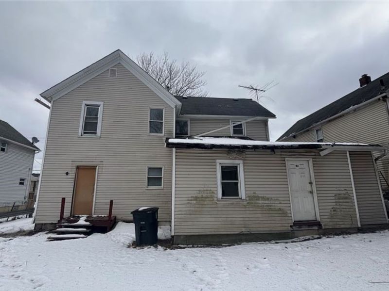 756 Brown Street, Akron, OH 44311 Photo 3