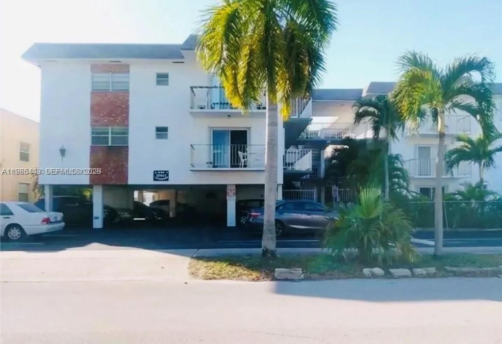 1840 Dewey St , Unit 103, Hollywood, FL 33020 Photo