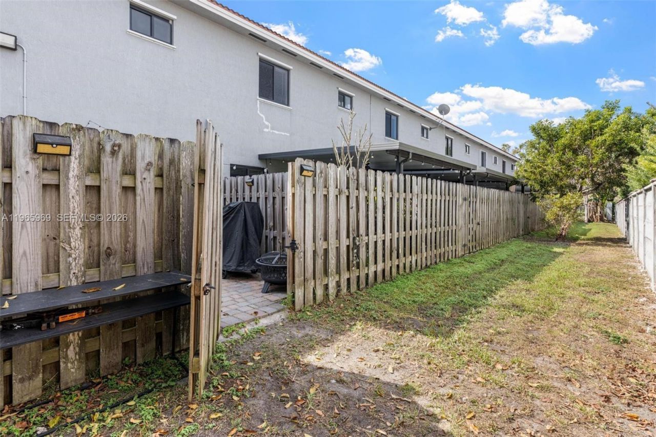 16371 SW 44th Ter, Miami, FL 33185 Photo