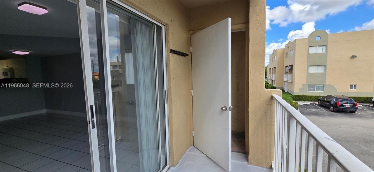 2630 W 76th St , Unit 201, Hialeah, FL 33016 Photo
