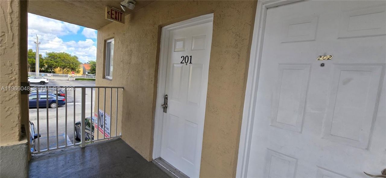2630 W 76th St , Unit 201, Hialeah, FL 33016 Photo