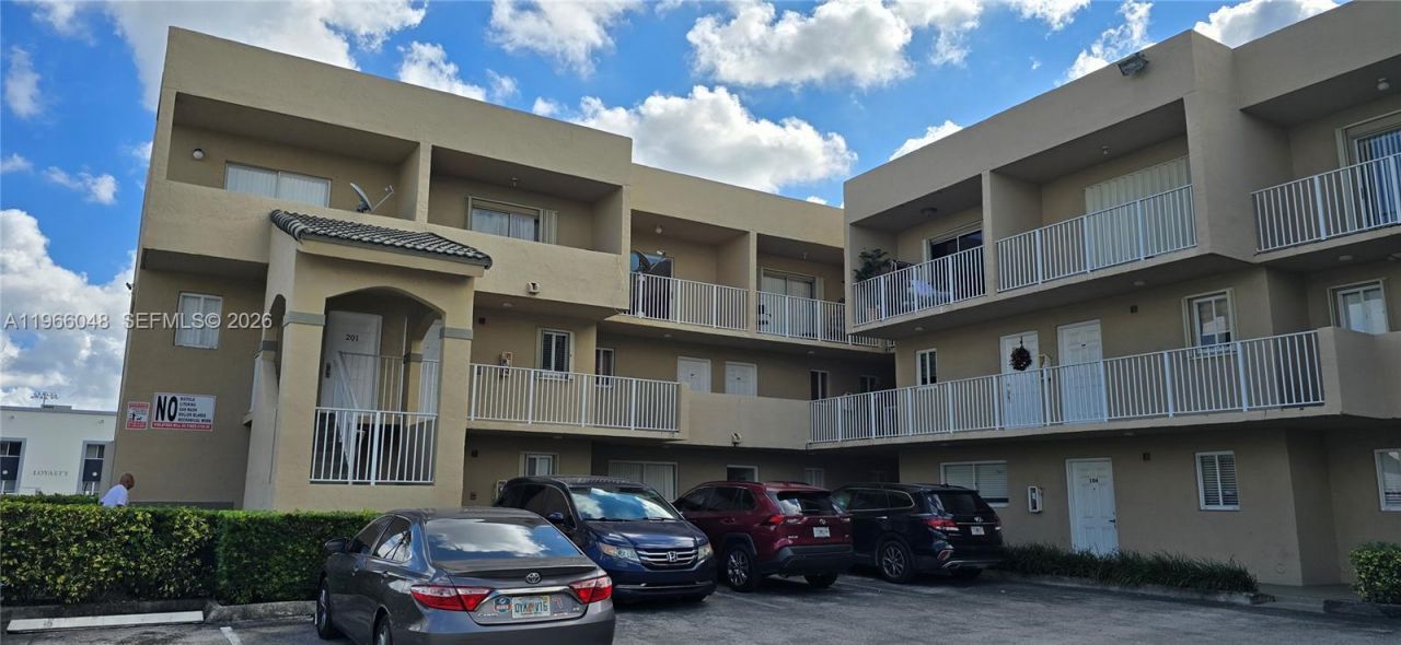 2630 W 76th St , Unit 201, Hialeah, FL 33016 Photo
