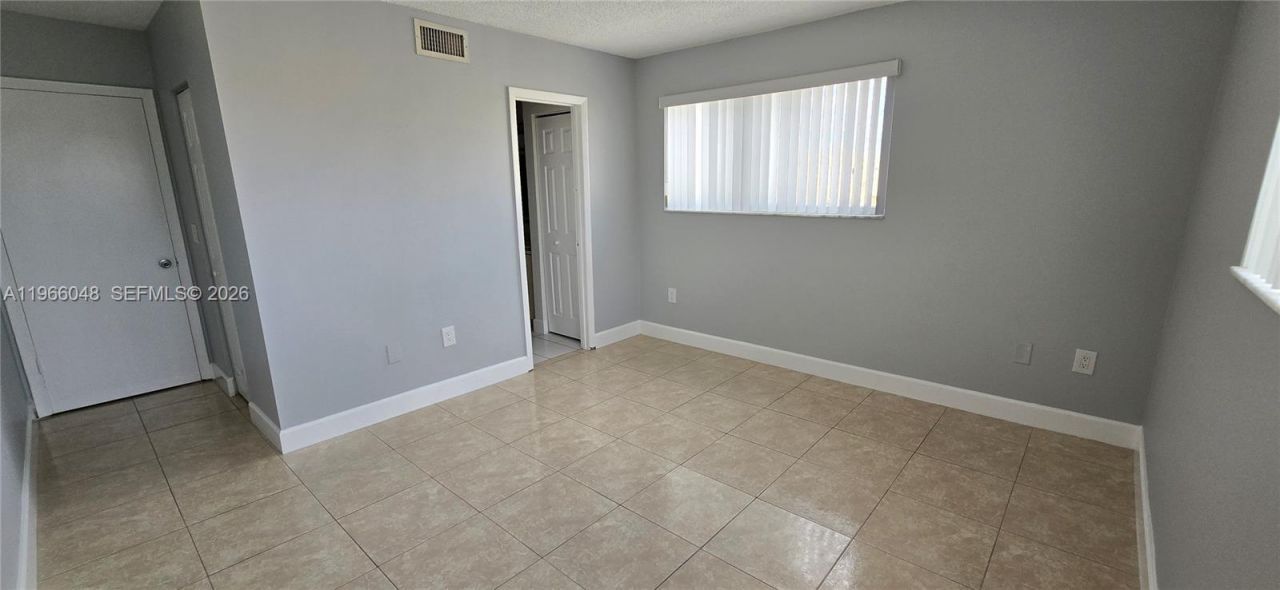2630 W 76th St , Unit 201, Hialeah, FL 33016 Photo