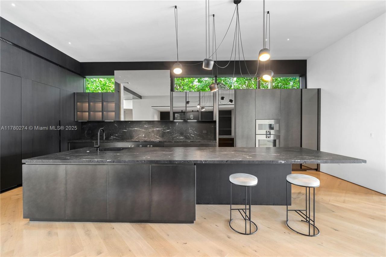 247 E Rivo Alto Dr , Miami Beach, FL 33139 Photo