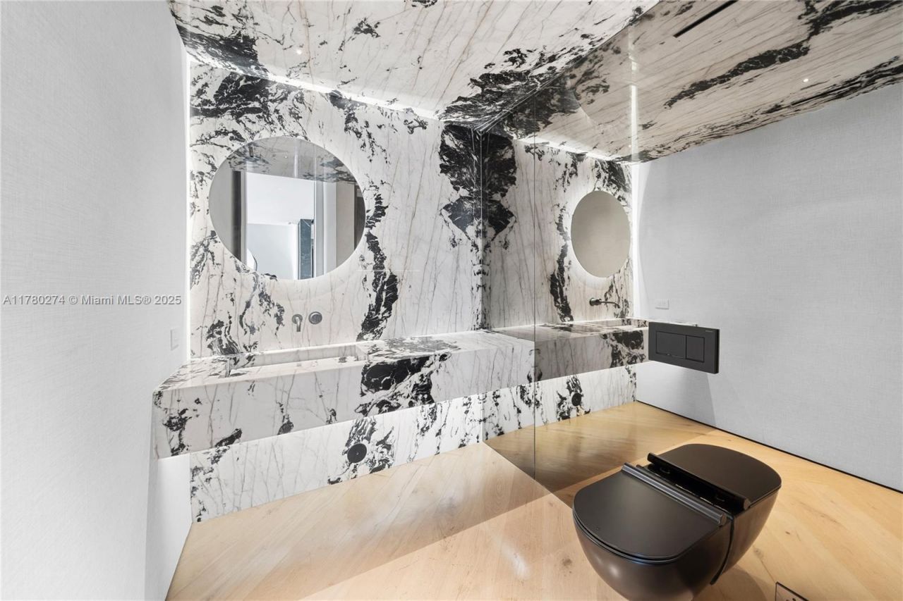 247 E Rivo Alto Dr , Miami Beach, FL 33139 Photo