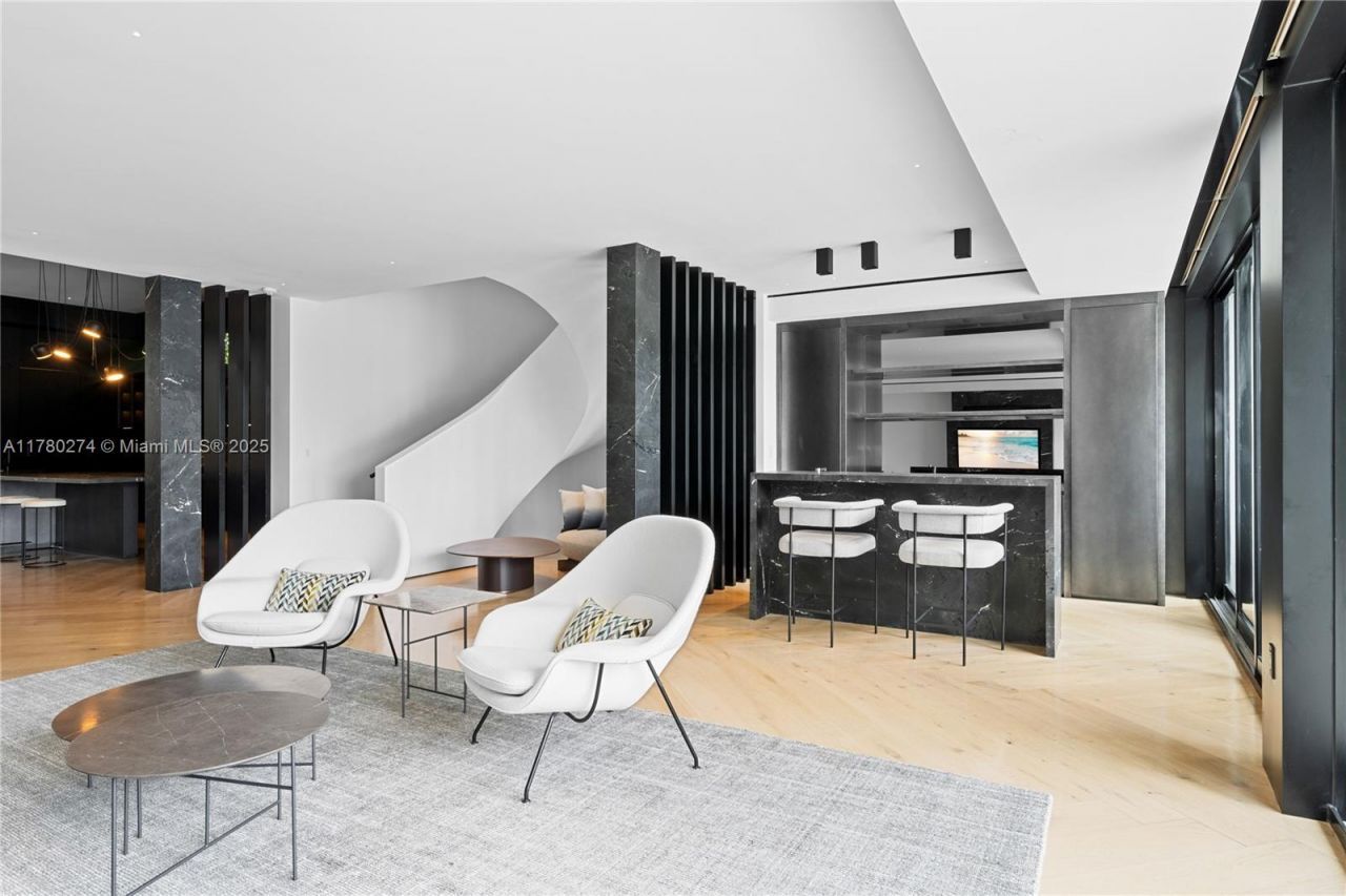 247 E Rivo Alto Dr , Miami Beach, FL 33139 Photo