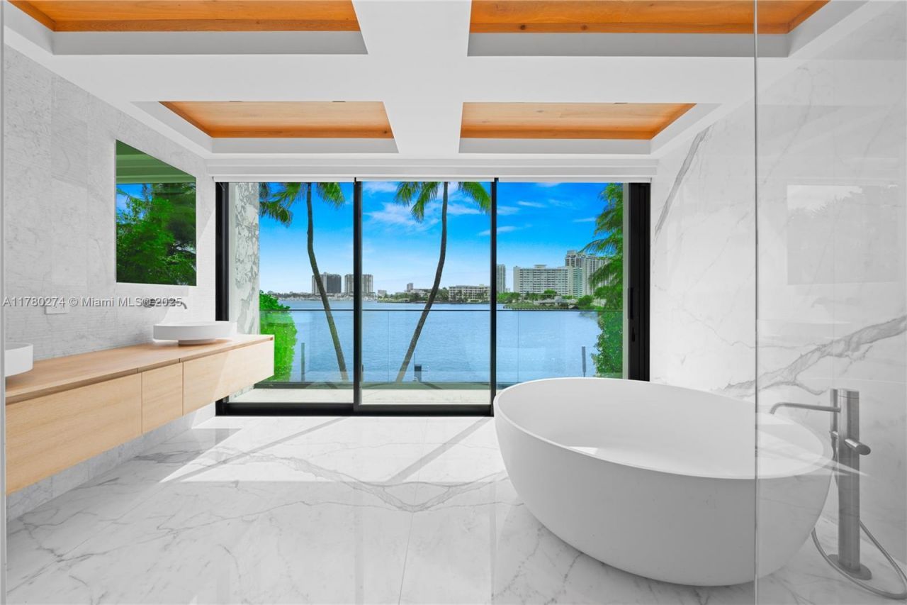 247 E Rivo Alto Dr , Miami Beach, FL 33139 Photo