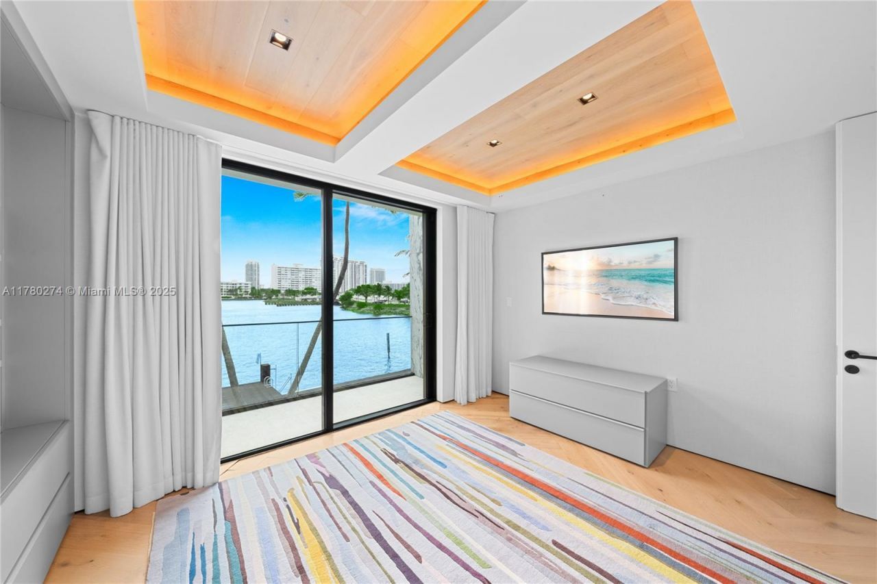 247 E Rivo Alto Dr , Miami Beach, FL 33139 Photo