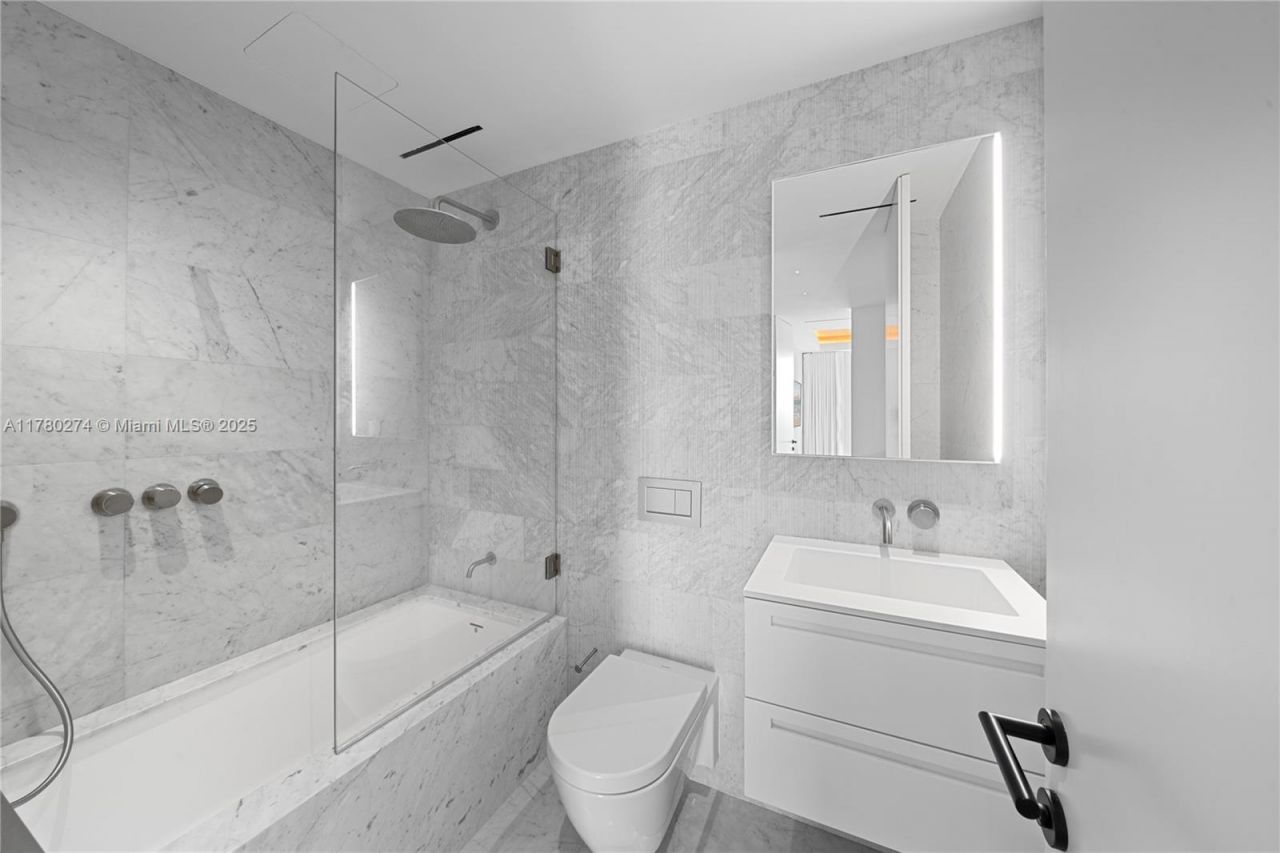 247 E Rivo Alto Dr , Miami Beach, FL 33139 Photo