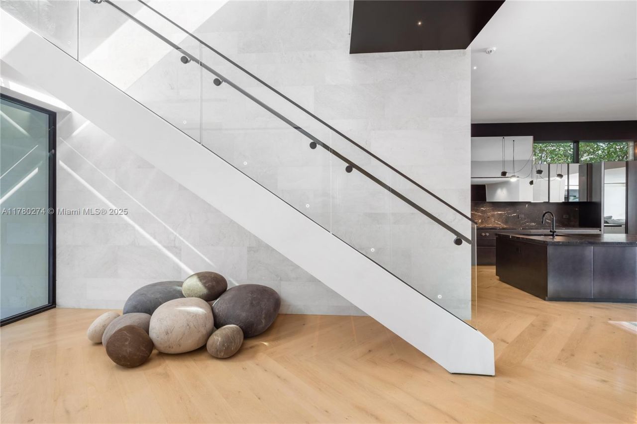 247 E Rivo Alto Dr , Miami Beach, FL 33139 Photo