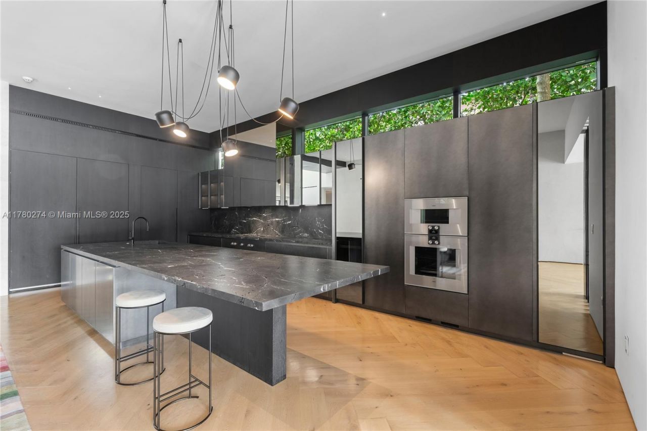 247 E Rivo Alto Dr , Miami Beach, FL 33139 Photo