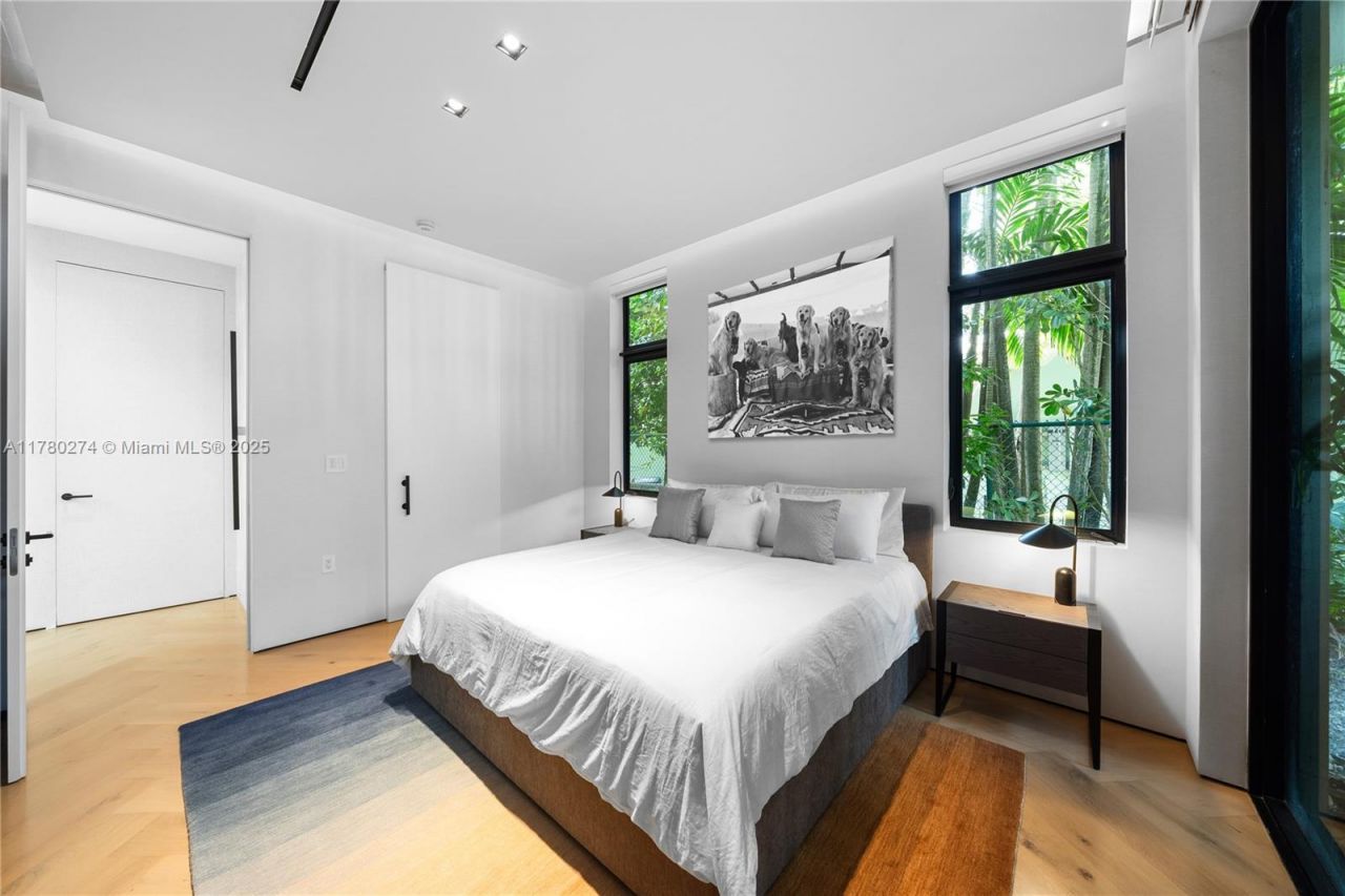 247 E Rivo Alto Dr , Miami Beach, FL 33139 Photo