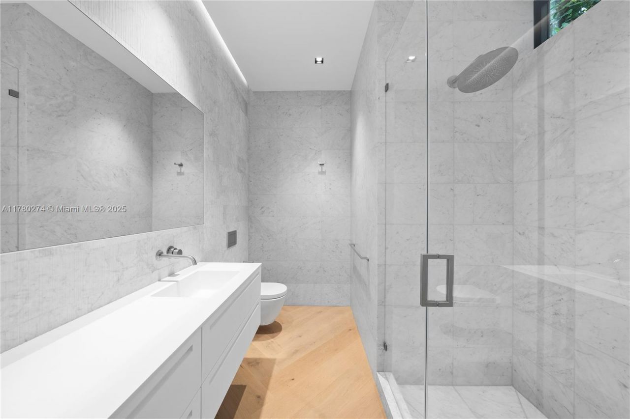 247 E Rivo Alto Dr , Miami Beach, FL 33139 Photo