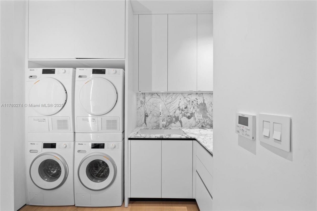 247 E Rivo Alto Dr , Miami Beach, FL 33139 Photo