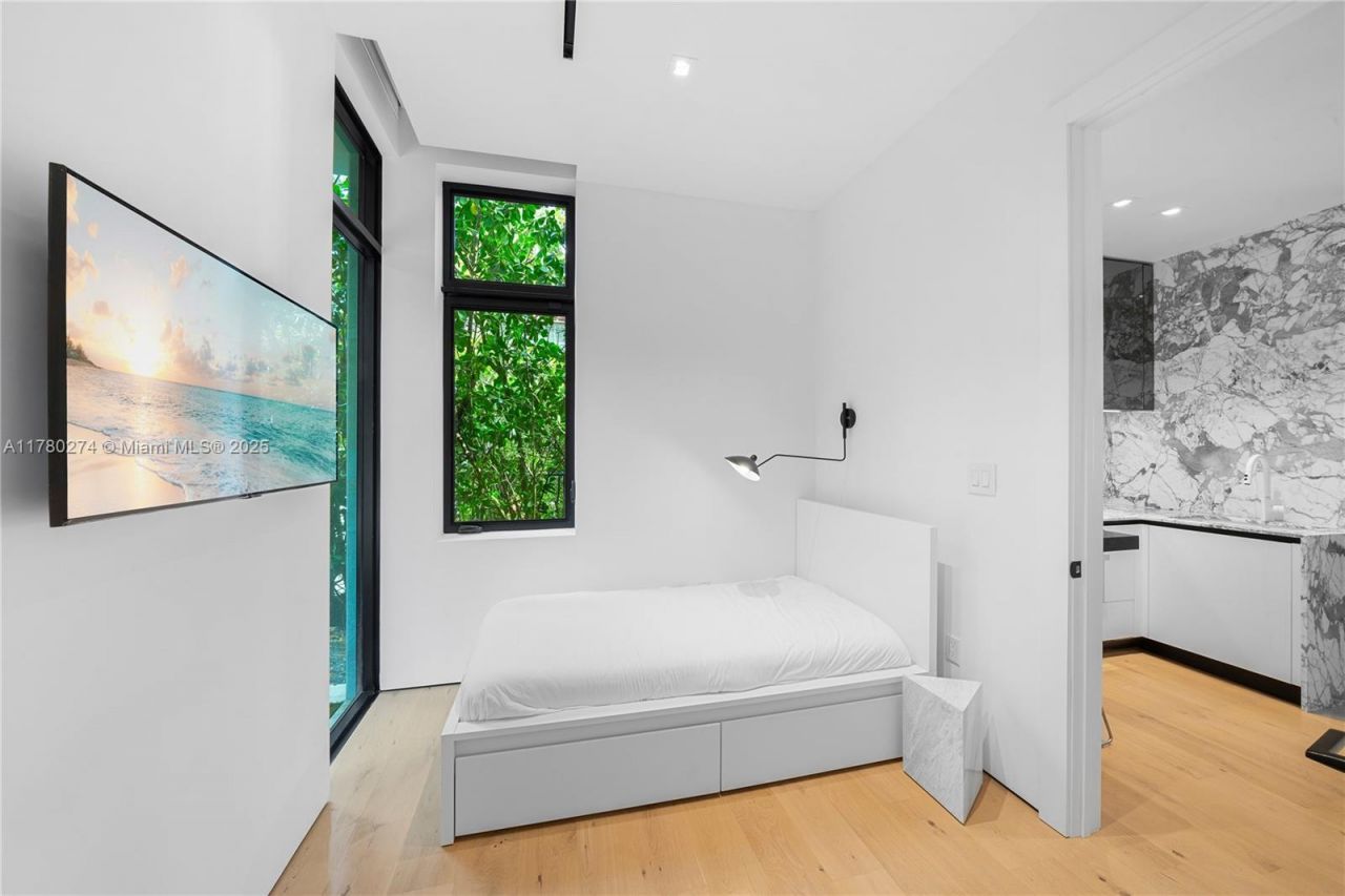 247 E Rivo Alto Dr , Miami Beach, FL 33139 Photo