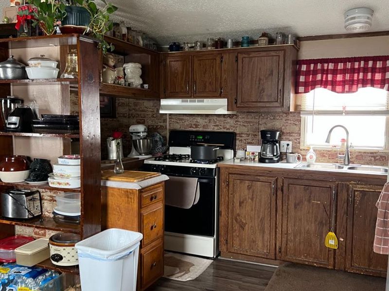 63 N Maple Street, New London, OH 44851 Photo 12