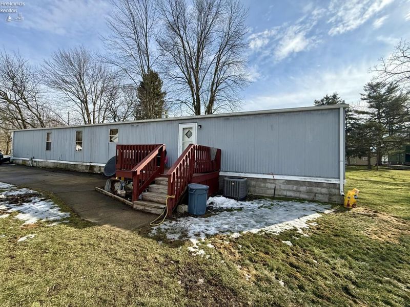 63 N Maple Street, New London, OH 44851 Photo 2