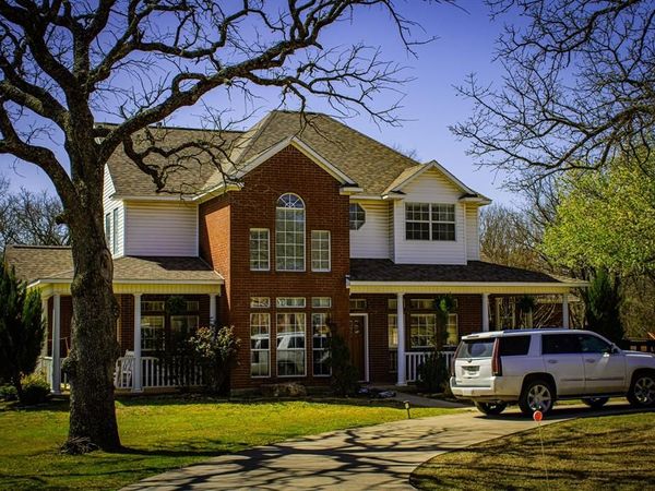 10 Shady Creek Lane, Bridgeport, TX 76426