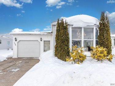 176 Golden Pond, Akron, NY 14001