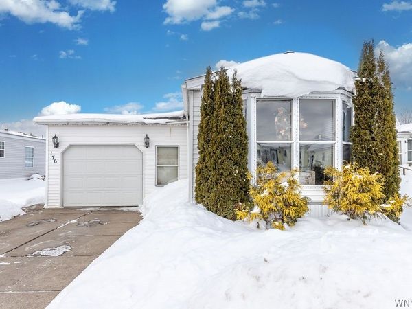 176 Golden Pond, Akron, NY 14001