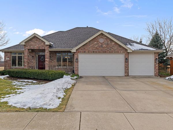 2402 Bluestone Bay Drive, New Lenox, IL 60451