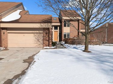 29709 Deer Run, Farmington Hills, MI 48331