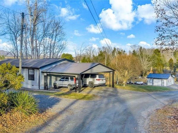 747 Nathans Creek School Road, Crumpler, NC 28617