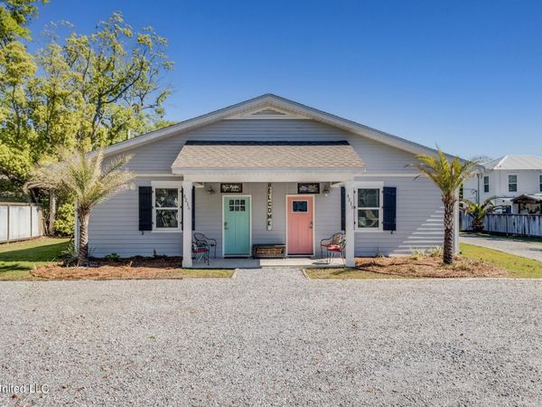 421 Carroll Avenue, Bay Saint Louis, MS 39520
