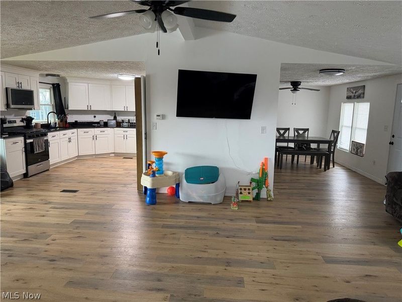 208 Jefferson Boulevard, Mingo Junction, OH 43938 Photo 8