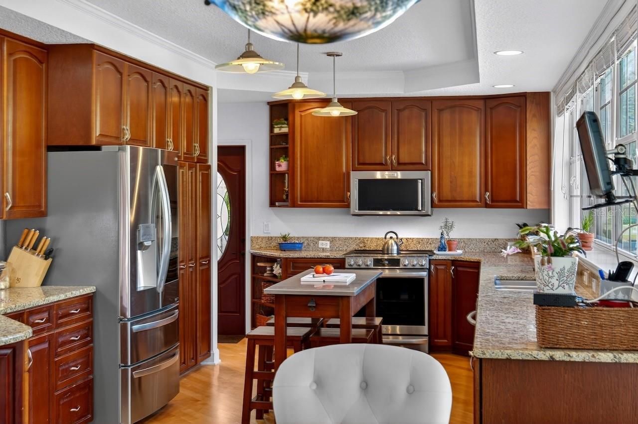 5900 Bayview Circle S, Gulfport, FL 33707 Photo