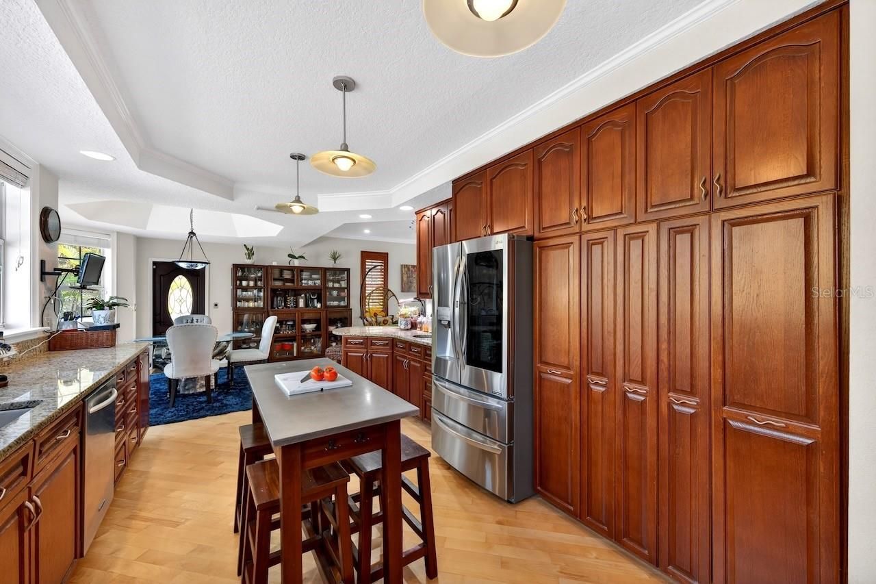 5900 Bayview Circle S, Gulfport, FL 33707 Photo