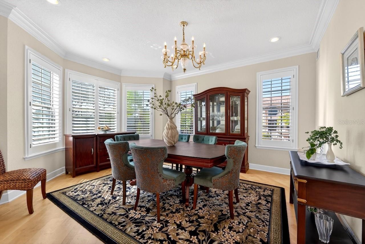 5900 Bayview Circle S, Gulfport, FL 33707 Photo