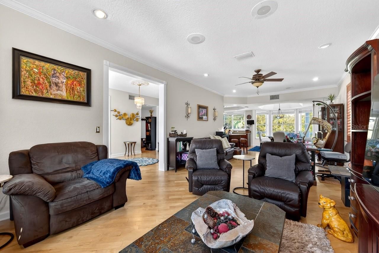 5900 Bayview Circle S, Gulfport, FL 33707 Photo