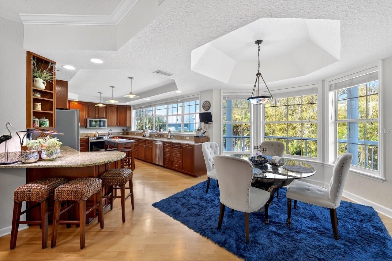 5900 Bayview Circle S, Gulfport, FL 33707 Photo