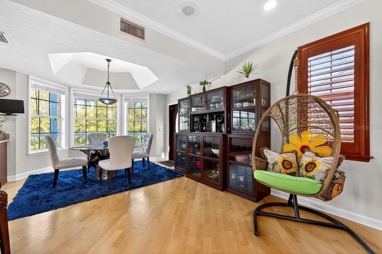 5900 Bayview Circle S, Gulfport, FL 33707 Photo