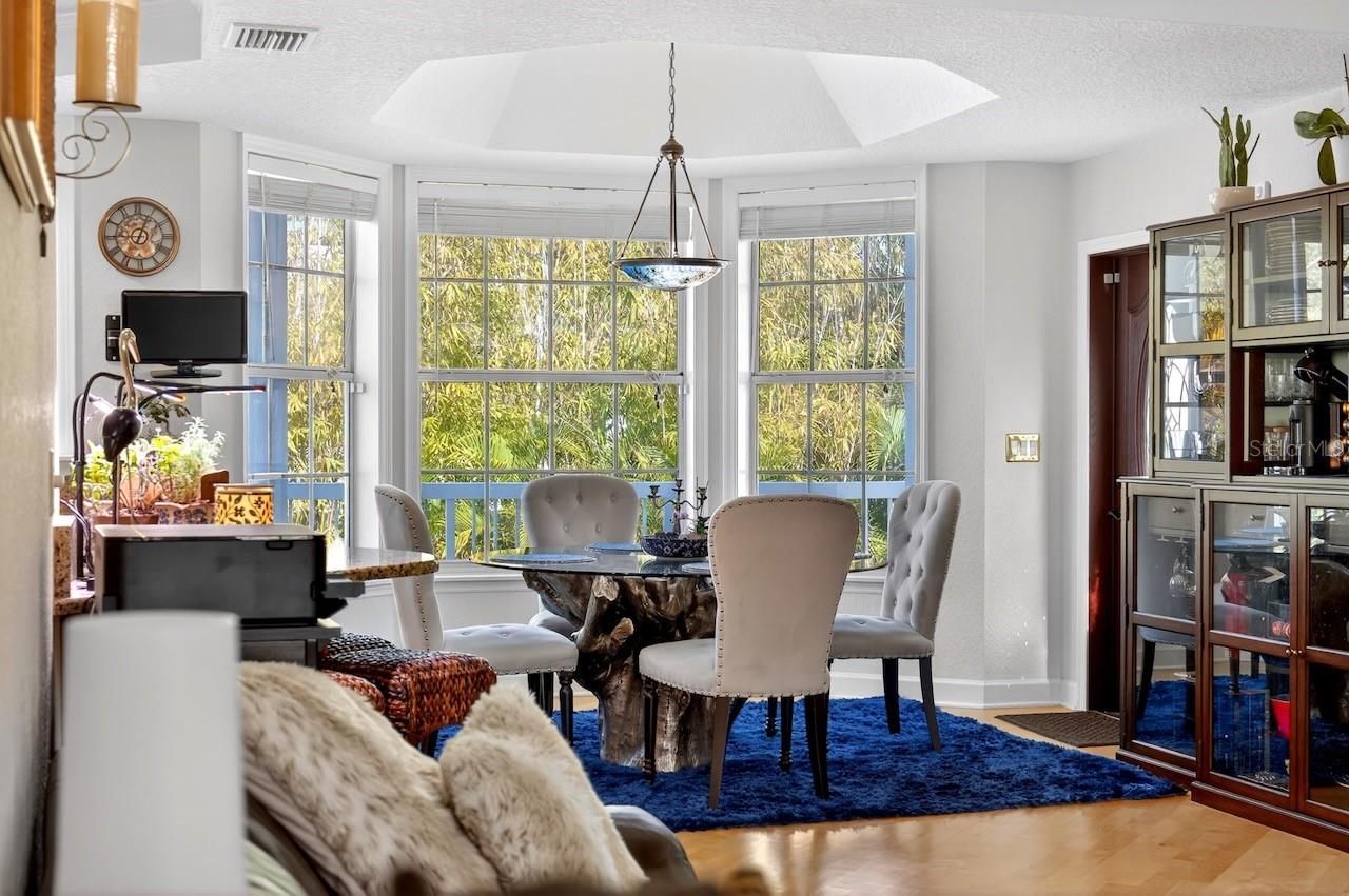 5900 Bayview Circle S, Gulfport, FL 33707 Photo