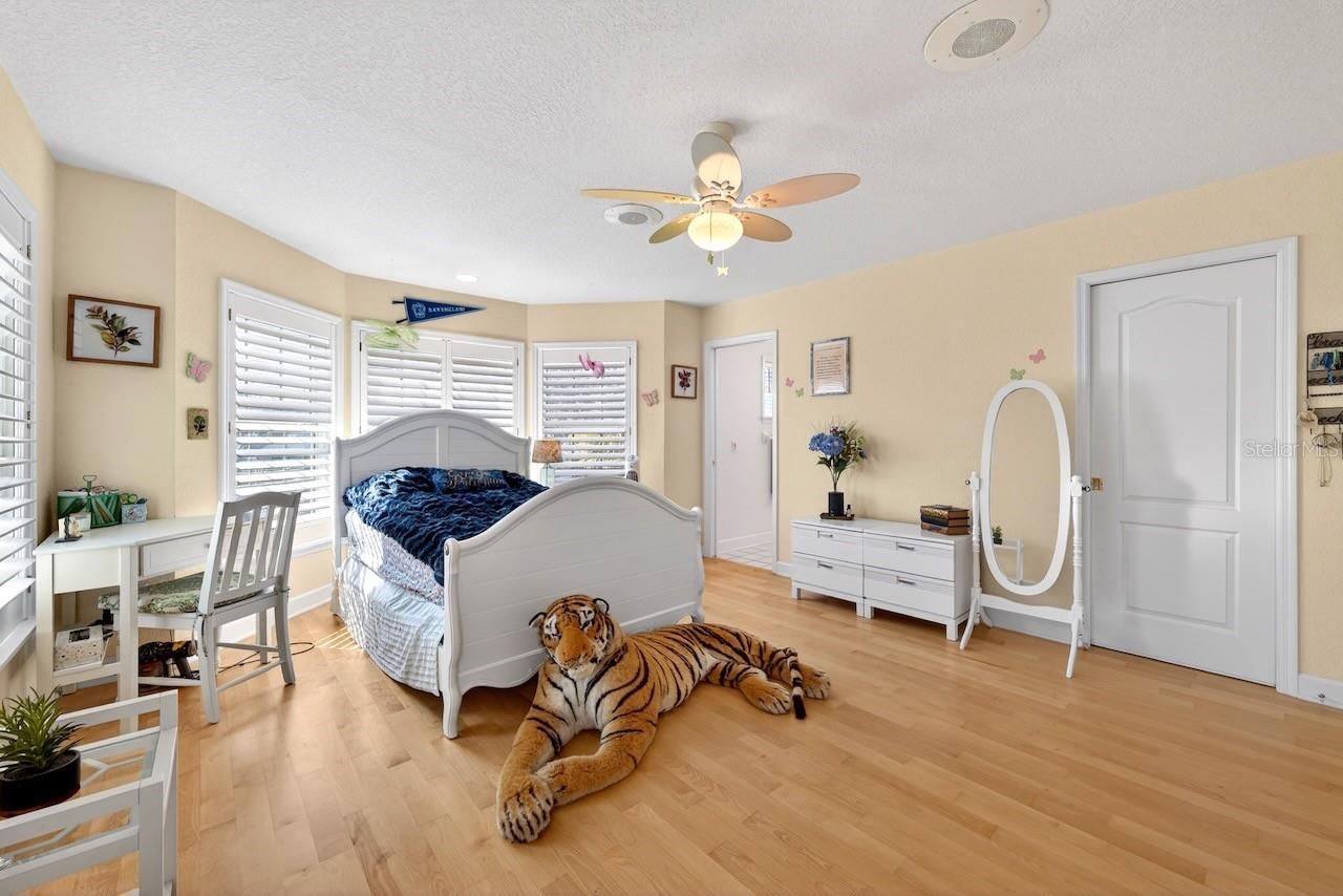 5900 Bayview Circle S, Gulfport, FL 33707 Photo