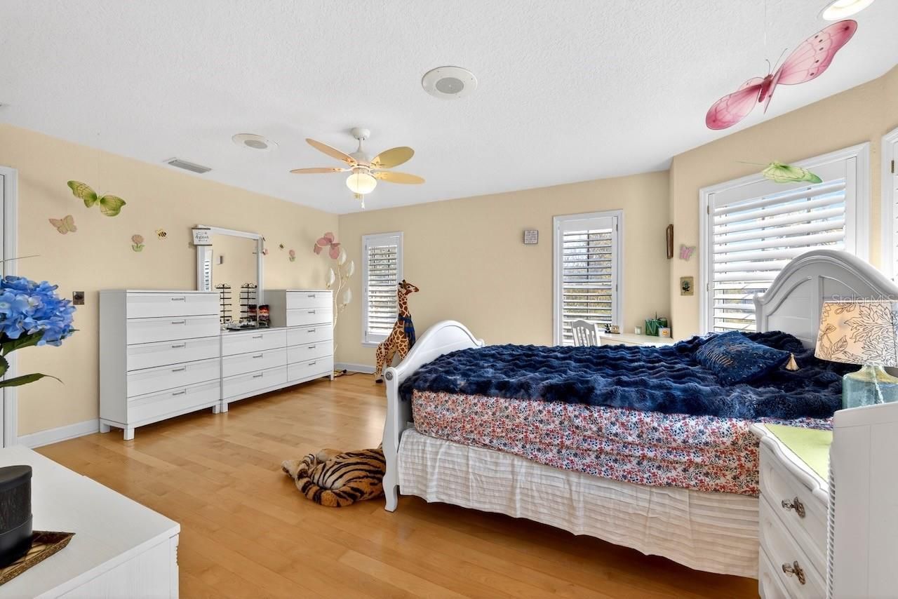 5900 Bayview Circle S, Gulfport, FL 33707 Photo