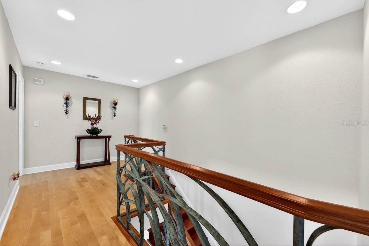 5900 Bayview Circle S, Gulfport, FL 33707 Photo