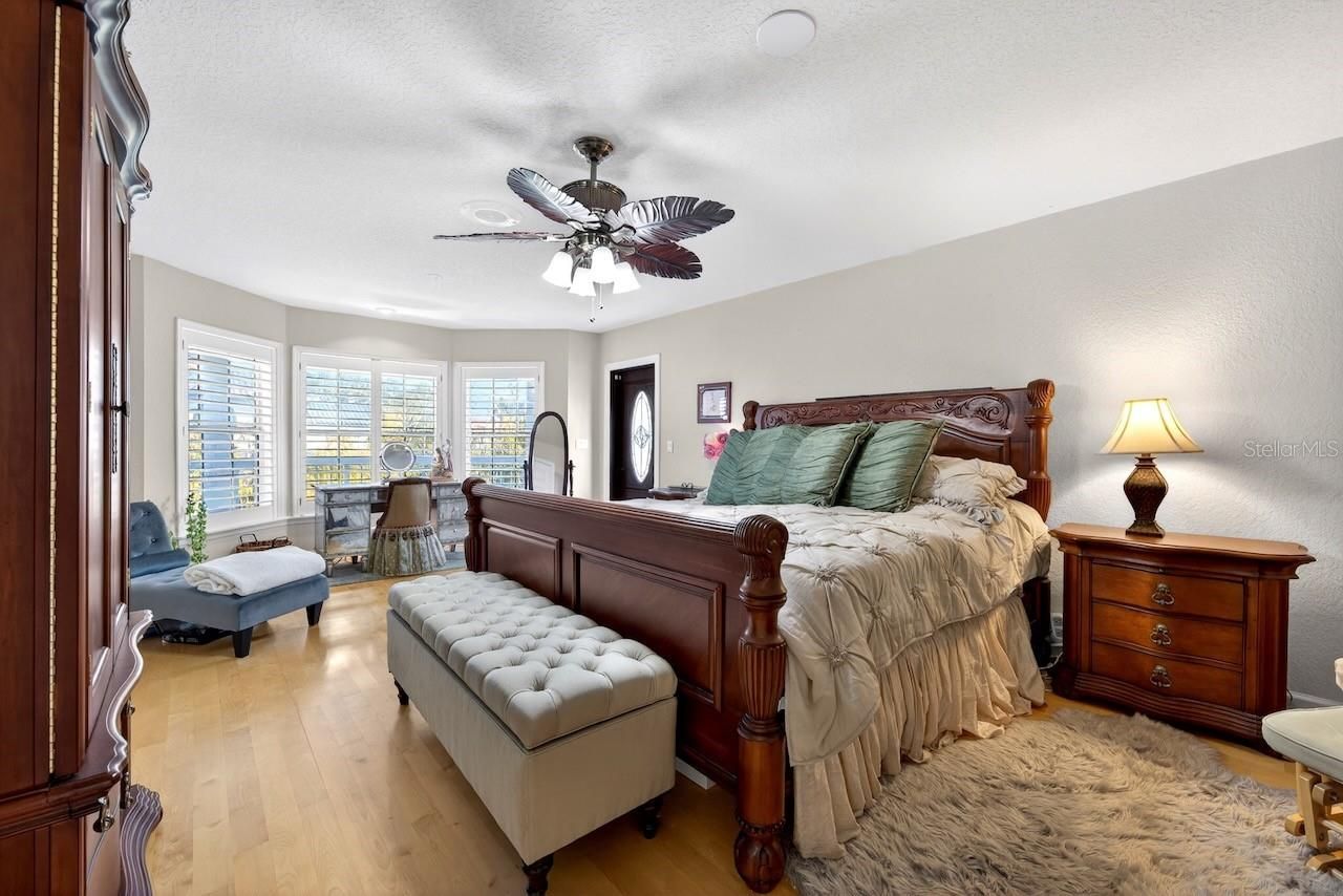 5900 Bayview Circle S, Gulfport, FL 33707 Photo