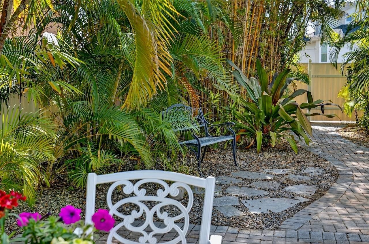 5900 Bayview Circle S, Gulfport, FL 33707 Photo