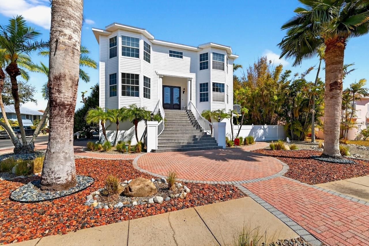 5900 Bayview Circle S, Gulfport, FL 33707 Photo