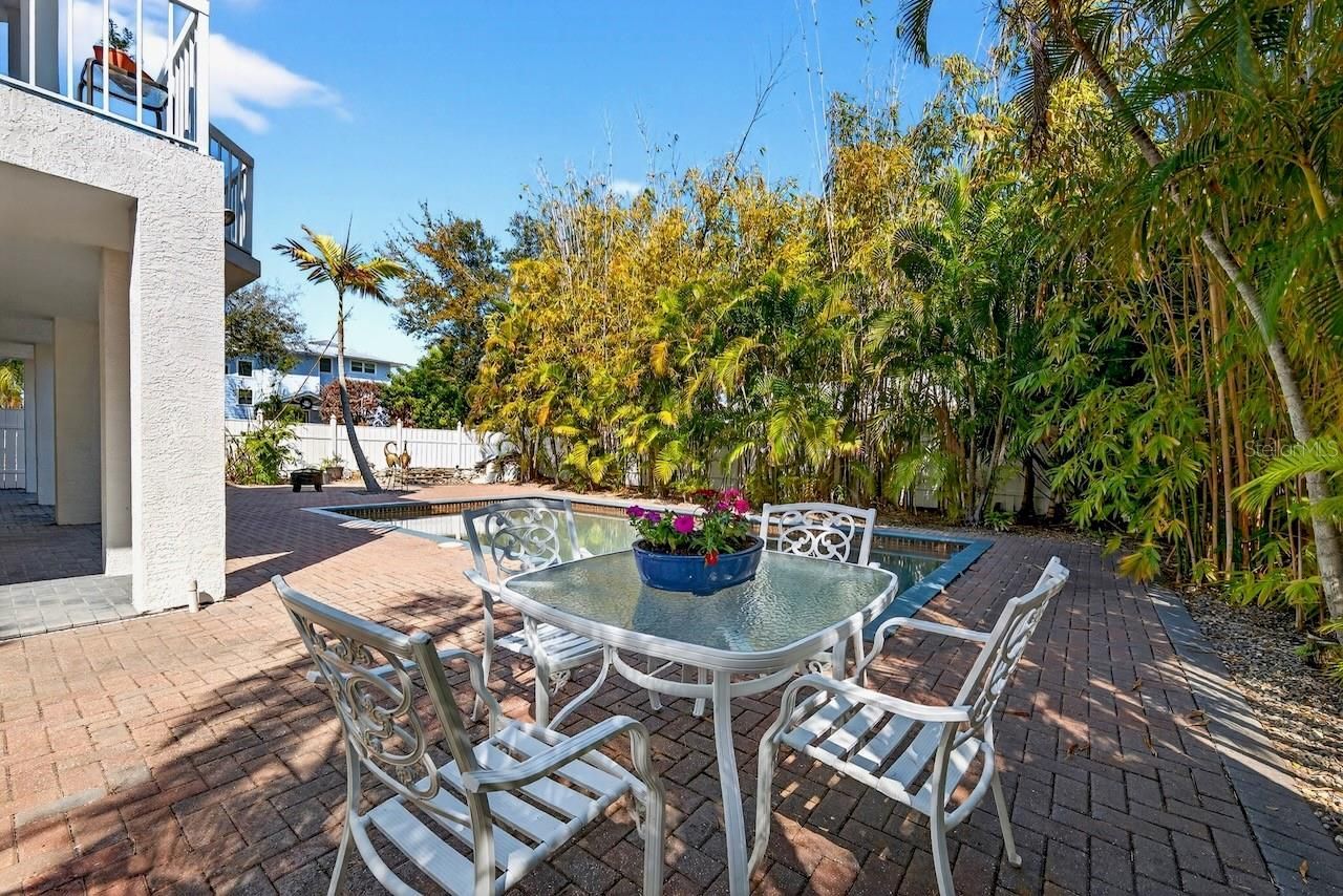 5900 Bayview Circle S, Gulfport, FL 33707 Photo